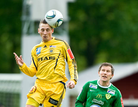 Robin Nilsson, Ängelholm, trycker in bollen