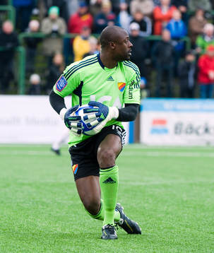 Pa Dembo Touray, målvakt