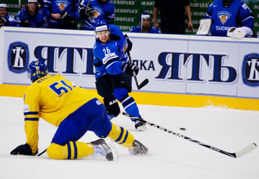Jarkko Immonen, Finland, skjuter in 1-1