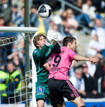 Stefan Selakovic, Göteborg, stör Niklas Westberg,
