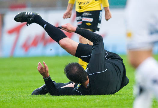 Roligast på Vångavallen, domare Martin Ingvarsson går