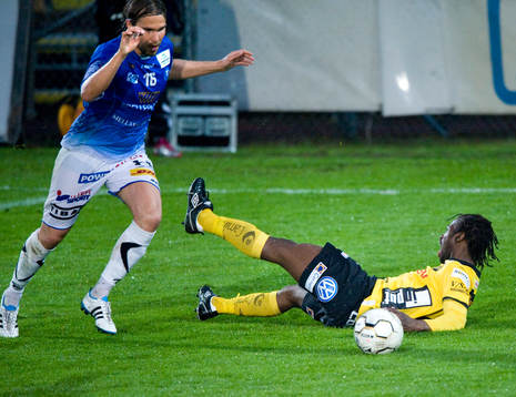 Straff, Tuomo Turanen, Trelleborg, mot Amadou Jawo, Elfsborg