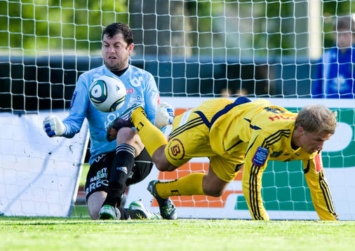 Sebastian Andersson, Ängelholm, framme och försöker