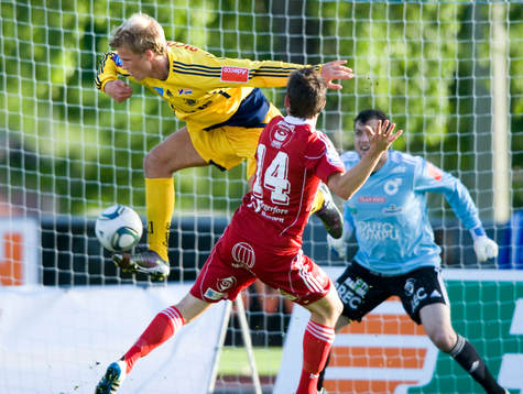 Sebastian Andersson, Ängelholm, framme och försöker