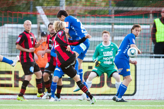 Joakim Lindner, BP trycker till bollen och gör 1-0
