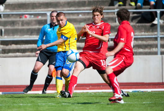 Filip Pivkolski, Sverige lägger in bollen