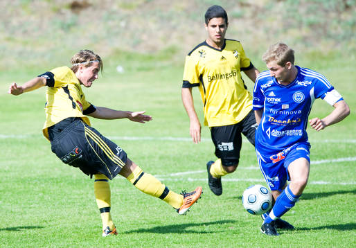 Alexander Björnlund, Hässleholm,  skjuter mot Martin