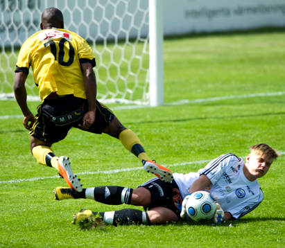 Jonas Osberg, målvakt, Markaryd och Tokelo Rantie, IFK