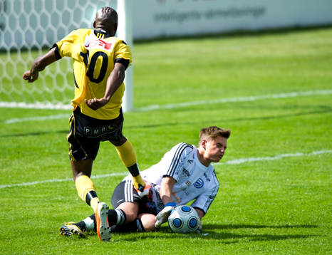 Jonas Osberg, målvakt, Markaryd och Tokelo Rantie, IFK