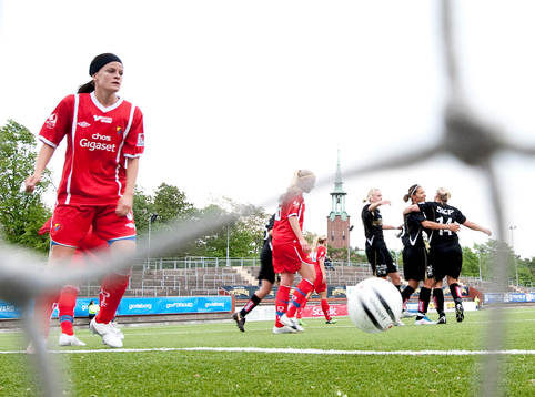 Jane Törnqvist, Göteborg, gör 1-0, jubel. Gudbjörg