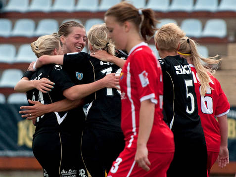 Jane Törnqvist, Göteborg, gör 1-0, jubel. Freja