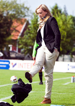 Elisabet Gunnarsdottir, tränare