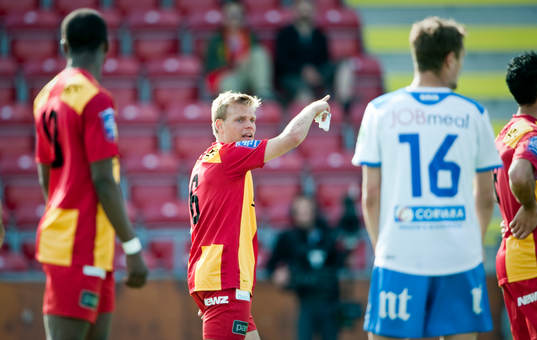 Johan Arneng, Syrianska pekar utåt för byte