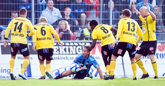 Fem mot en, Philip Hellquist, Djurgården, ensam