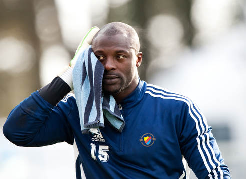 Pa Dembo Touray, målvakt
