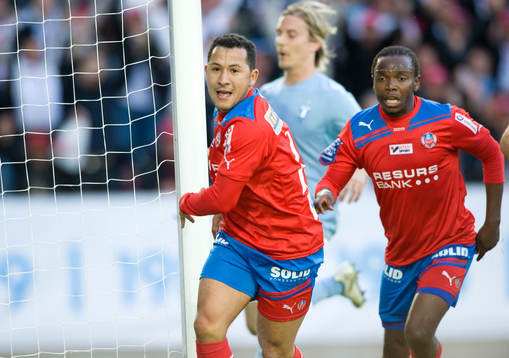 0-1 Rachid Bouaouzan och May Mahlangu, Helsingborg