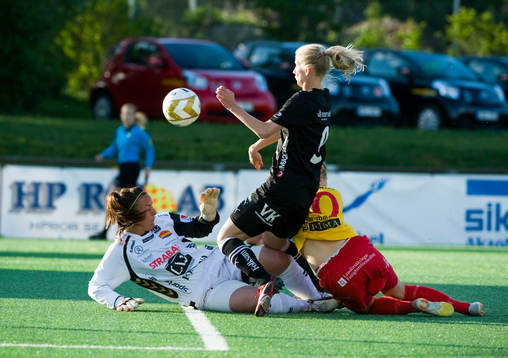 Sofia Jakobsson, Umeå gör 0-1 på Carola Söberg,