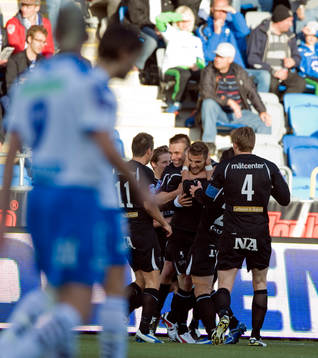 Fredrik Nordback och Valdet Rama, Örebro, jubel