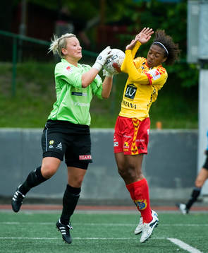 Veronica Arneflod, målvakt, Hammarby och Elaine Estrella