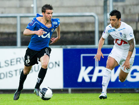 Raul Ruiz, Halmstad, söndrig tröja och Jiloan Hamad,