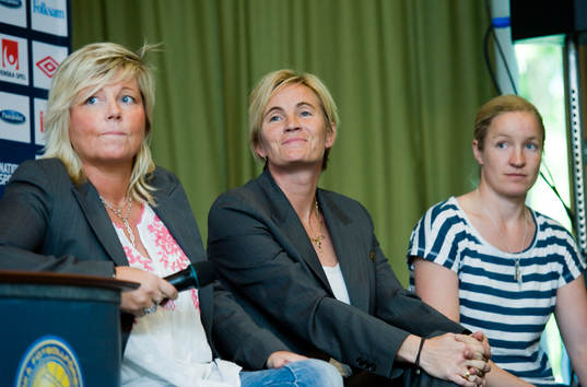 Marika Domanski Lyfors, landslagschef, Lilie Persson och