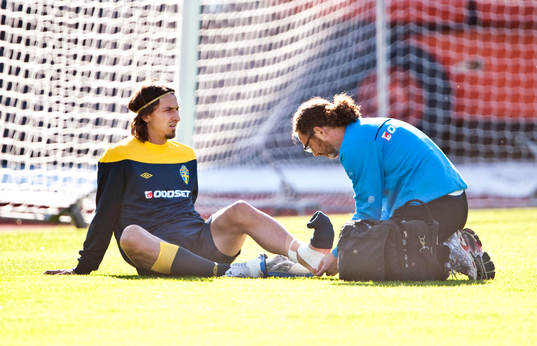 Zlatan Ibrahimovic med lindad fot