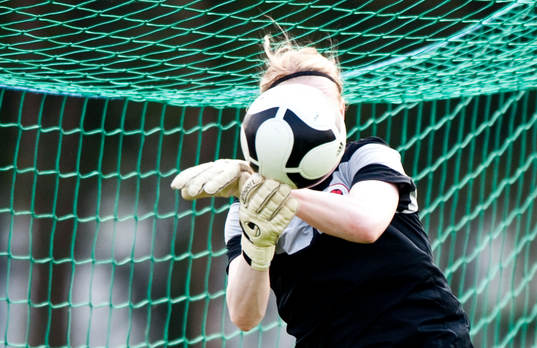 Målvaktsträning med VM-målvakten Hedvig Lindahl