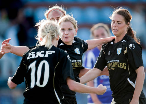 Sara Lindén, Göteborg, gör 1-0, jubel Linnea Liljegärd,