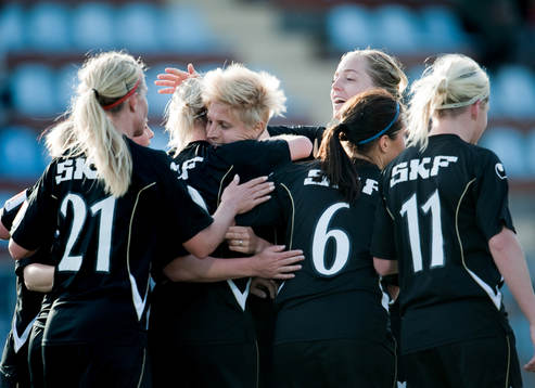 Sara Lindén, Göteborg, gör 1-0, jubel Lisa Ek