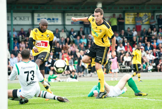 0-2, IFK Hässleholm jubel, domaren har dömt mål, men