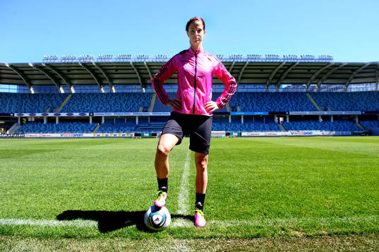 Lotta Schelin. Stadium, Adidas