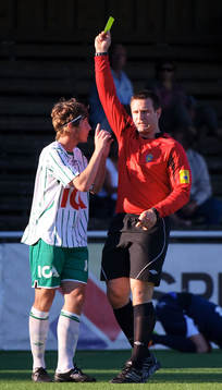 Arvid Johannessen, Västra Frölunda, gult kort