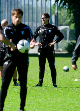 Rikard Norling, ny tränare, gör sin första träning med