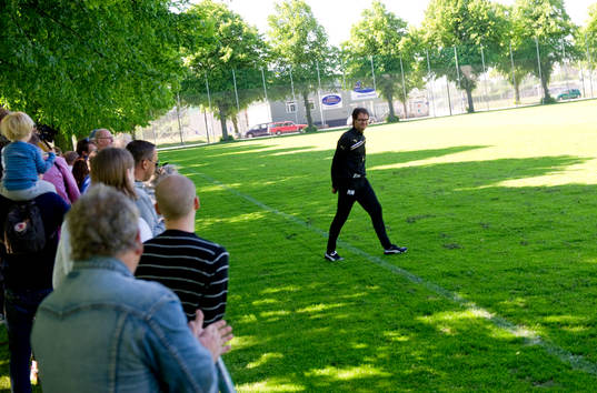 Rikard Norling, ny tränare, gör sin första träning med