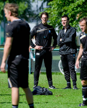 Rikard Norling, ny tränare, gör sin första träning med