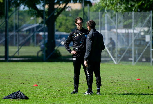 Rikard Norling, ny tränare, gör sin första träning med