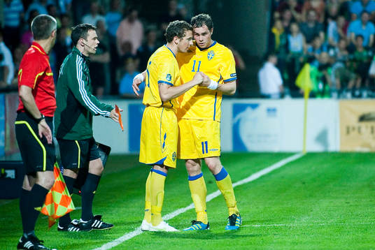 Johan Elmander byts ut  med Alexander Gerndt. Byte