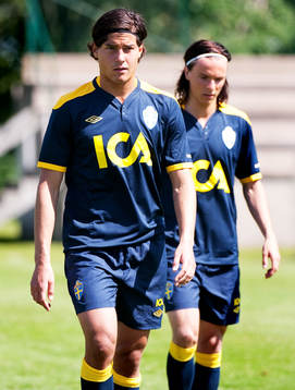 Miiko Albornoz, Niklas Hult
