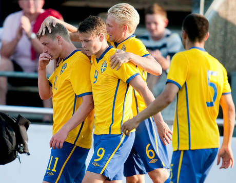 John Guidetti, Sverige, gör 1-0, jubel Viktor Claesson,