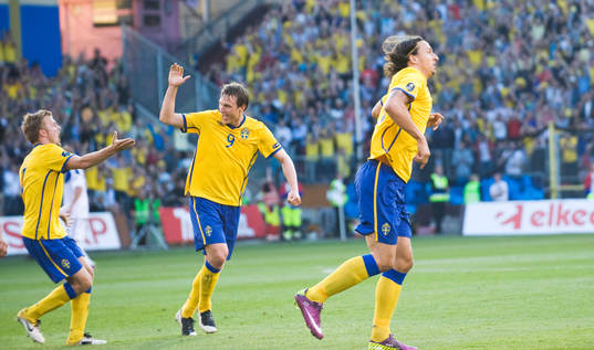 2-0, Zlatan Ibrahimovic, som jublar och skojar med att