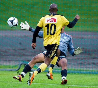 1-0 Tikelo Rantie