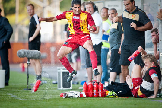 Abgar Barsom, Syrianska blir förbannad och frustrerad i
