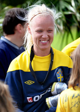 Caroline Seger, Sverige