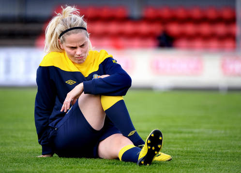 Lisa Dahlkvist, Sverige