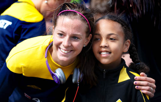 Lotta Schelin, Sverige, Ella