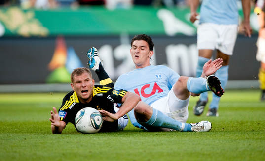 Robert Åhman Persson, AIK dras ned av Agon Mehmeti, Malmö