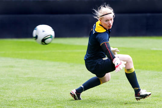 Hedvig Lindahl, målvakt