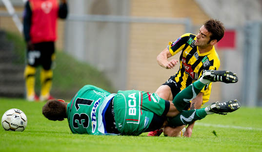 Viktor Noring, målvakt, Trelleborg, krockar med BJörn