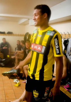 Mathias Ranégie, Häcken lånade skorna av Tom Söderberg