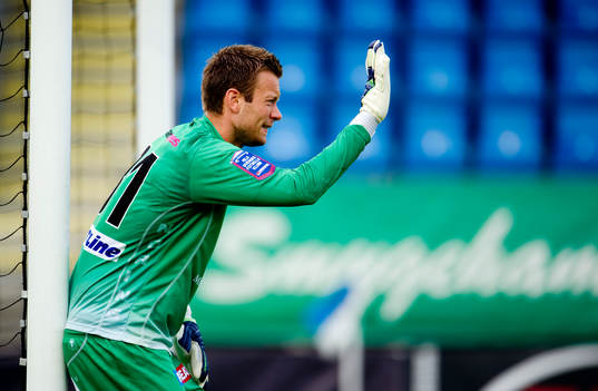Viktor Noring, målvakt, Trelleborg dirigerar muren